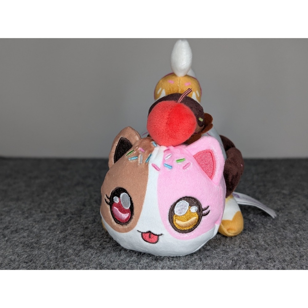 Neapolitan Ice Cream Cat Limited Edition Aphmau Meemeows Mystery Plush